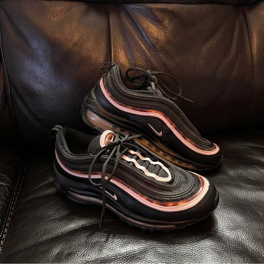 Women’s Nike Airmax size 8